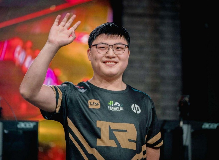 LOL：Uzi被Doinb明示复出，去哪个队都定下来了，下赛季原地起飞